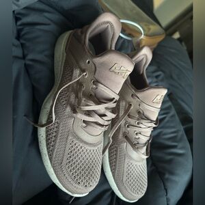 APL Techloom Tracer Rose
Dust/Creme Womens Size 7.5